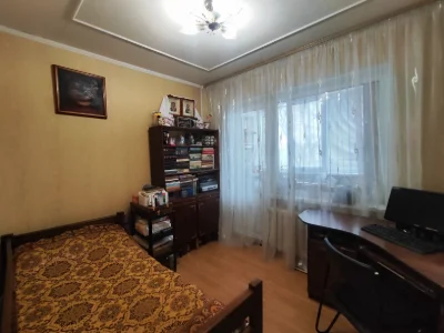 Продам  2 кім.+ гараж . Сертифікати та ваучери розглядаємо