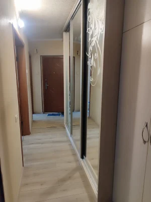 Продам  2 кім.+ гараж . Сертифікати та ваучери розглядаємо