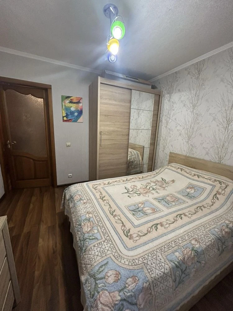 Продаж 4-кімнатної квартири, вул. Незалежності