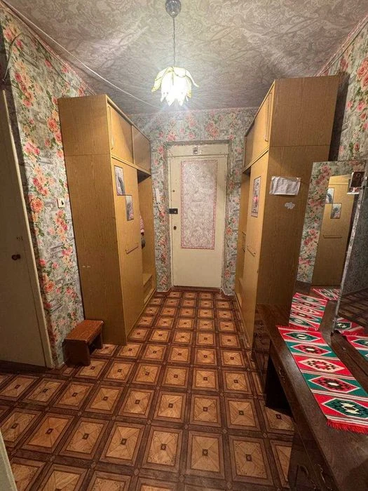 Продам 3к квартиру 70 м2 ж/м Тополь 1 дом ЮМЗ