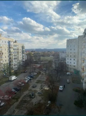 Продается 3-комнатная квартира в массиве Таращанский