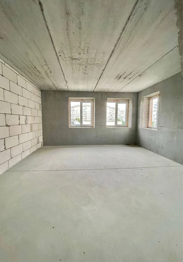 For Sale: 2-bedroom apartment in a new building on Zaporozh Street