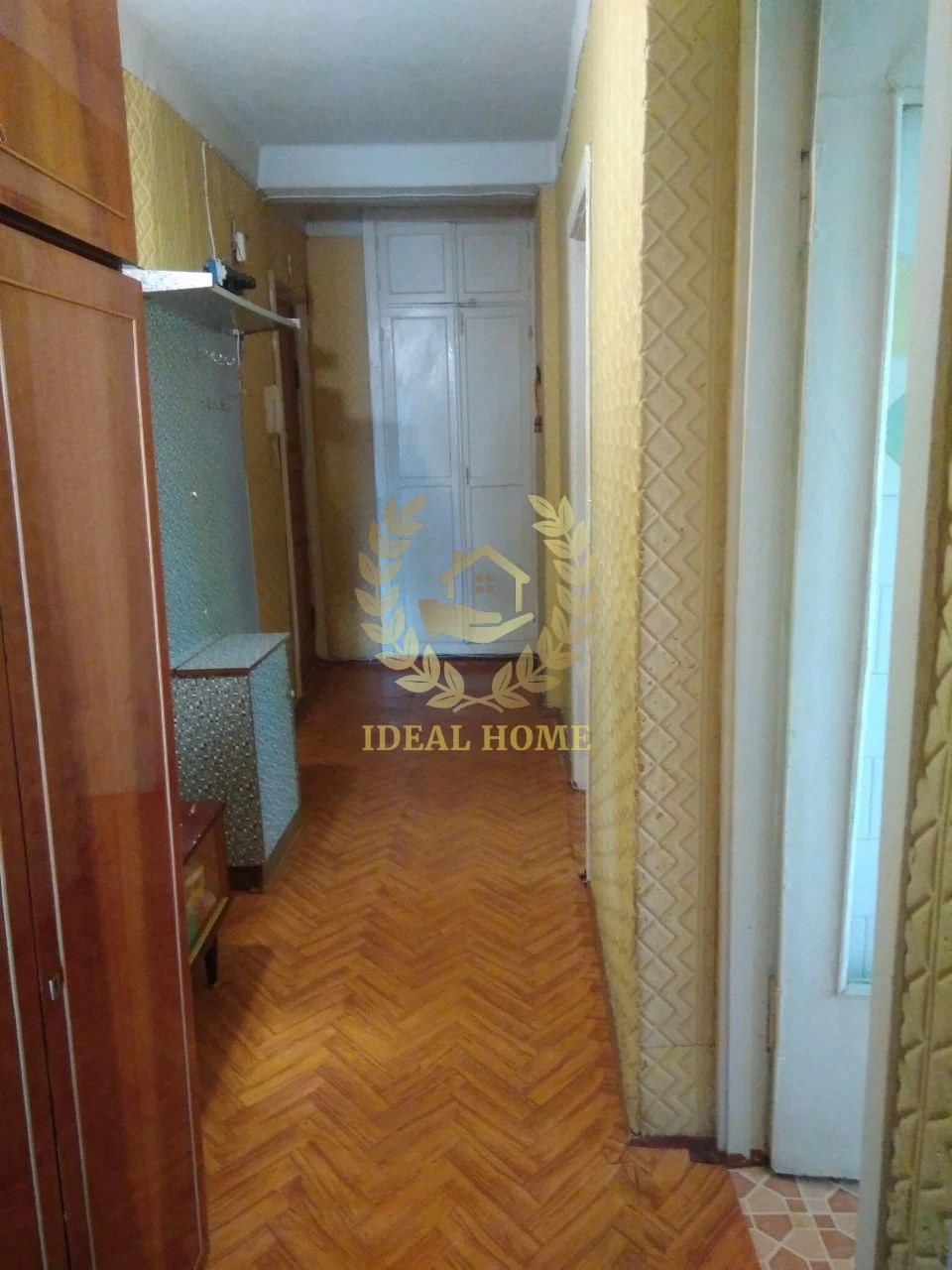 Продаж 4-кімнатній квартири в центрі (масив Незалежності), Біла