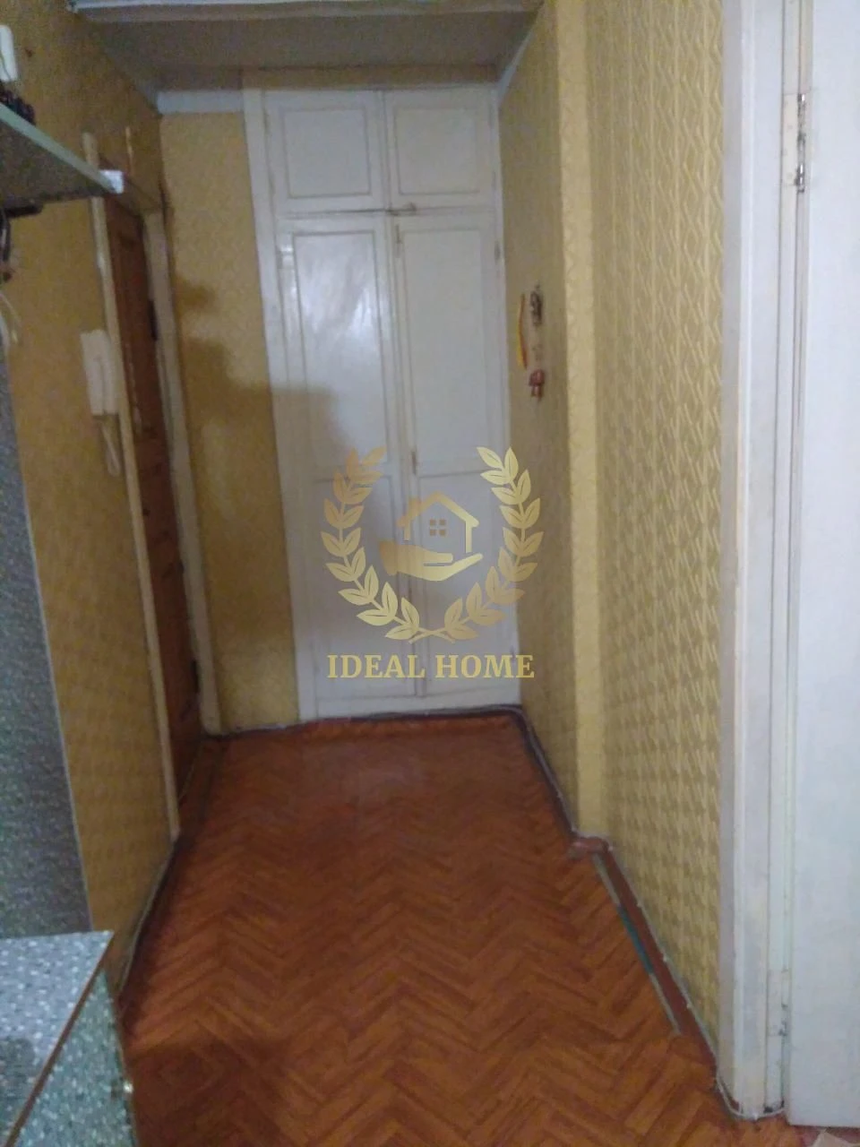 Продаж 4-кімнатній квартири в центрі (масив Незалежності), Біла