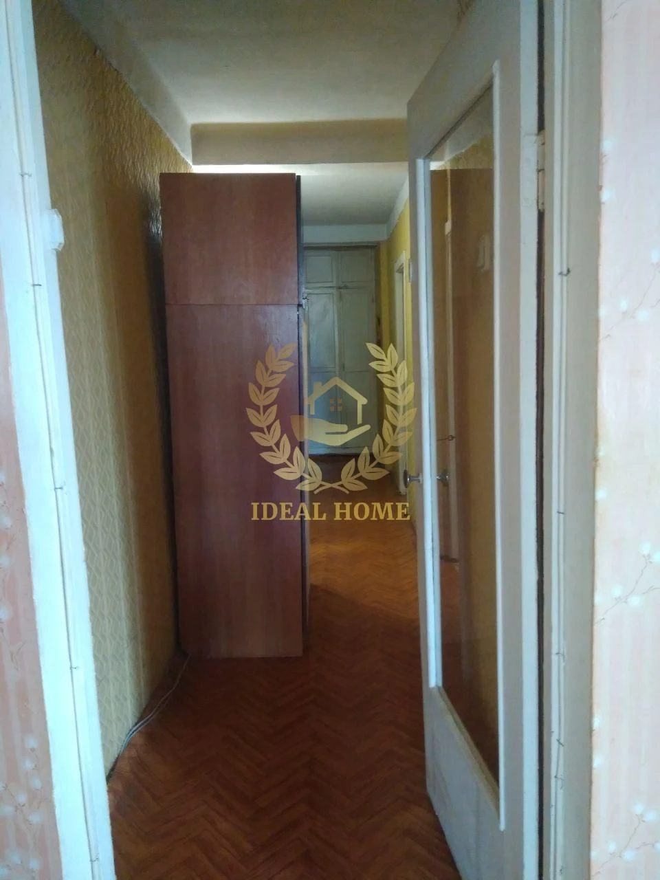 Продаж 4-кімнатній квартири в центрі (масив Незалежності), Біла