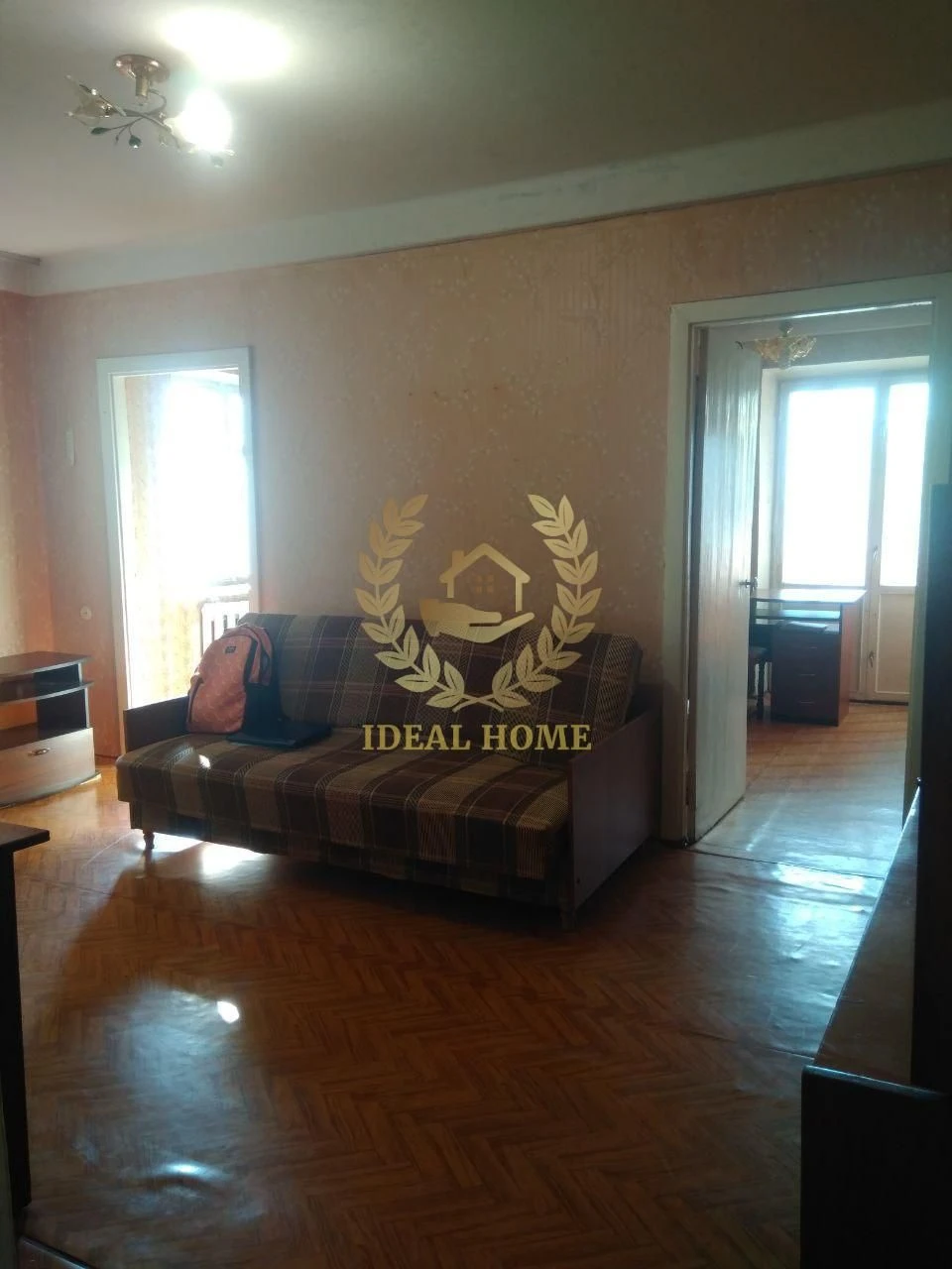 Продаж 4-кімнатній квартири в центрі (масив Незалежності), Біла