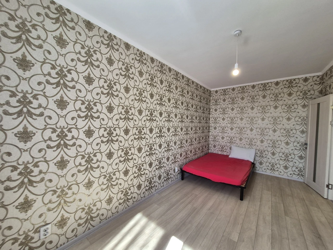 Sale of 1-bedroom apartment Kyivskyi Shliak 1D. Individual gas heating.