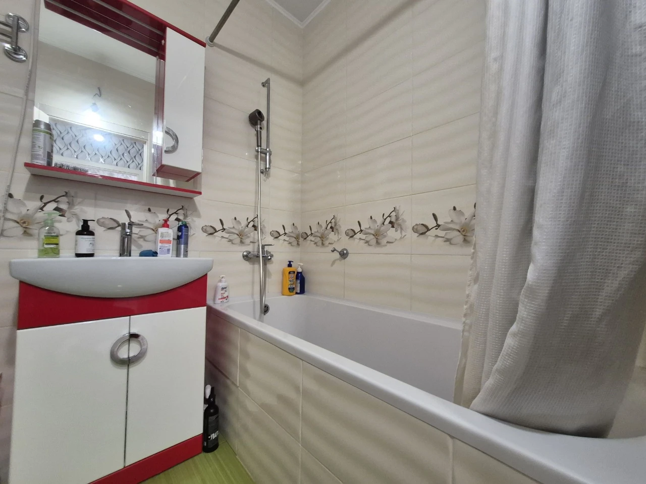 Sale of 1-bedroom apartment Kyivskyi Shliak 1D. Individual gas heating.