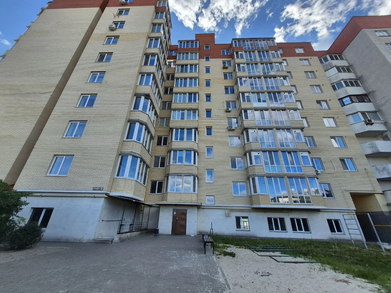 Sale of 1-bedroom apartment Kyivskyi Shliak 1D. Individual gas heating.