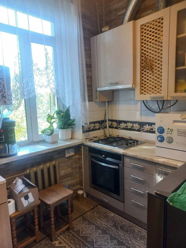 For Sale: 4-room apartment on Borisпіль Street, Soskmistche