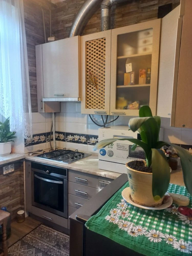 For Sale: 4-room apartment on Borisпіль Street, Soskmistche