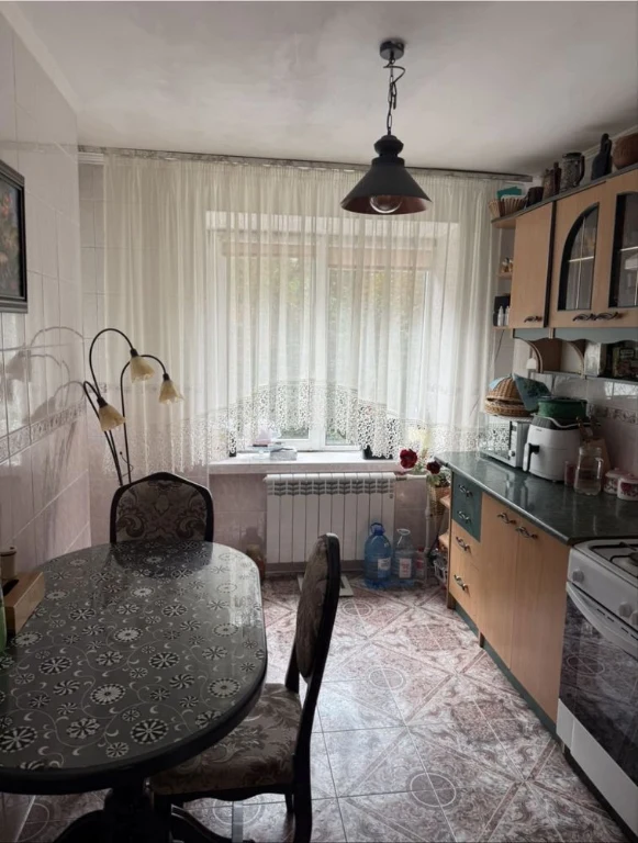 Продається 3-кімнатна квартира, Бориспіль, вул. Лютнева
