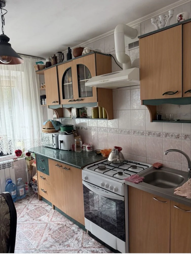 Продається 3-кімнатна квартира, Бориспіль, вул. Лютнева