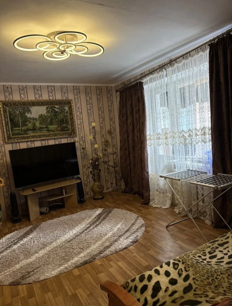 Продається 3-кімнатна квартира, Бориспіль, вул. Лютнева