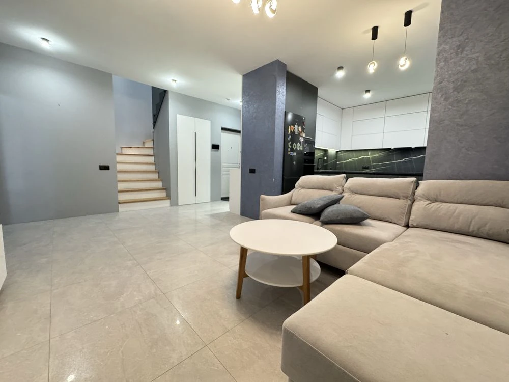 Продажа 2-х этажной квартиры 109 м² с ремонтом/мебелью/техникой