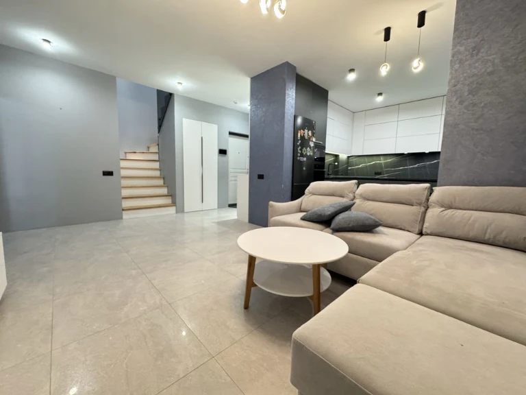 Продажа 2-х этажной квартиры 109 м² с ремонтом/мебелью/техникой