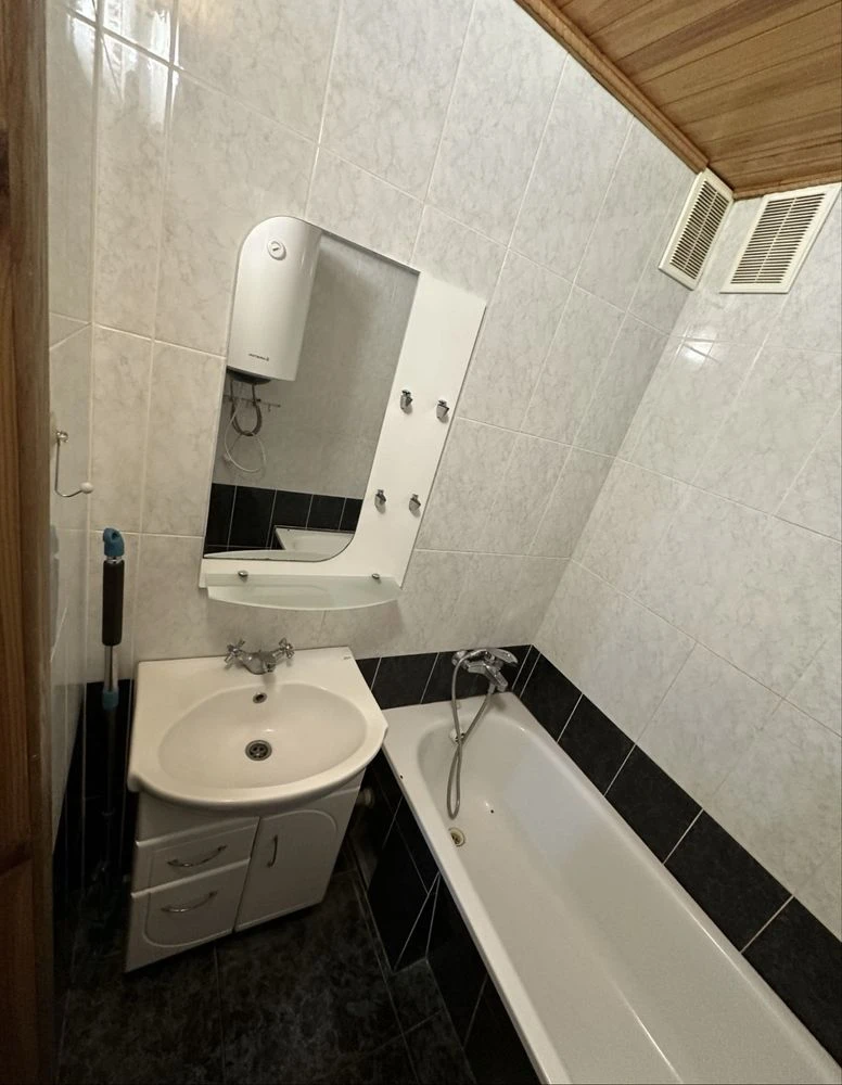 Sale of 2-room apartment in Borispil, Bilodidivka Street, 19 (Work) 68.10