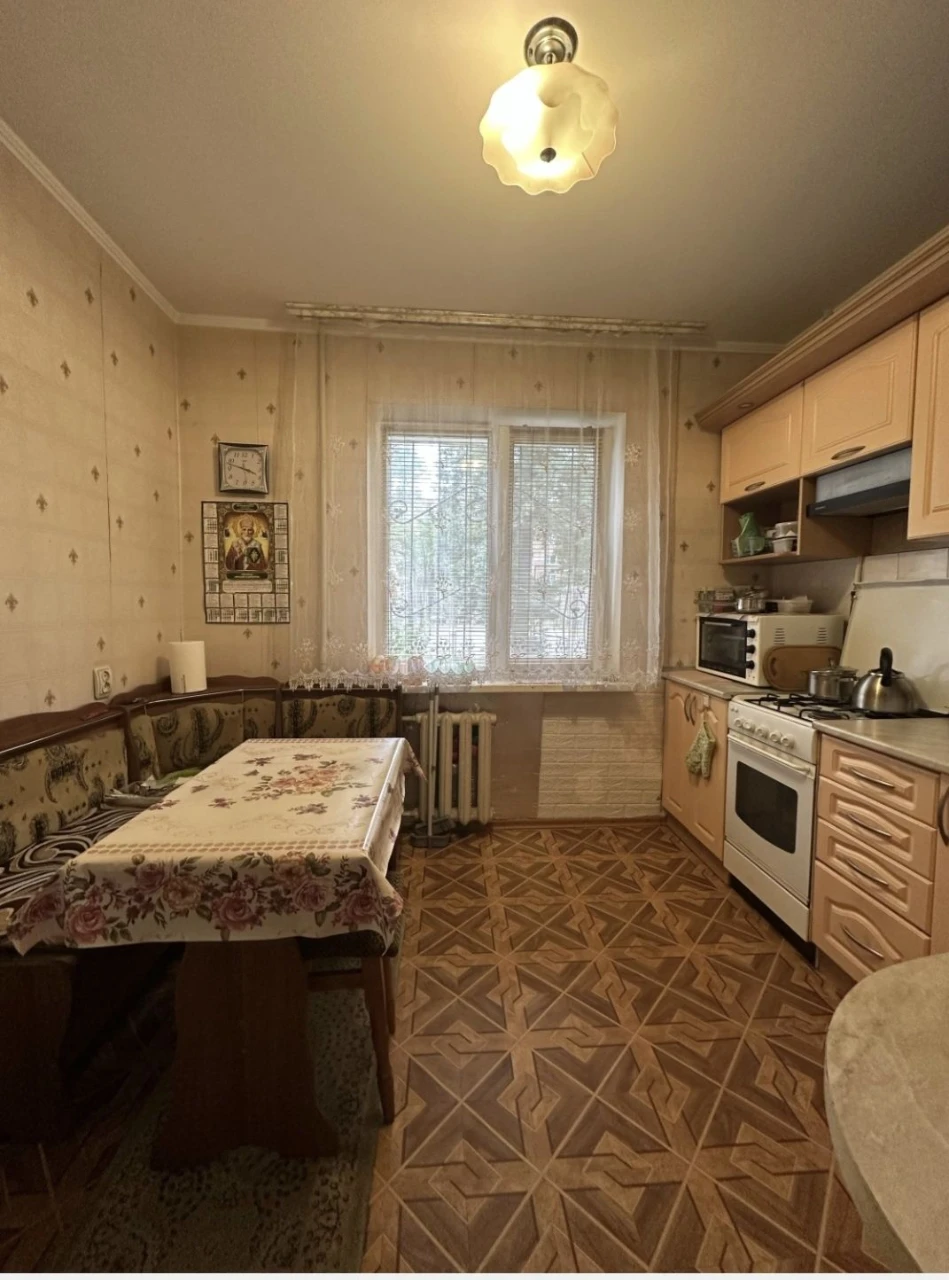 Urgent sale of 2-room apartment in the center of Boryspil