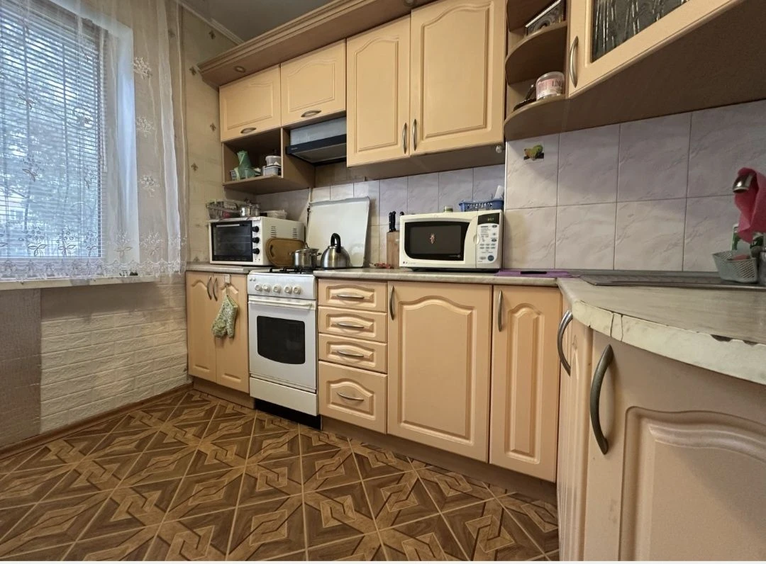 Urgent sale of 2-room apartment in the center of Boryspil