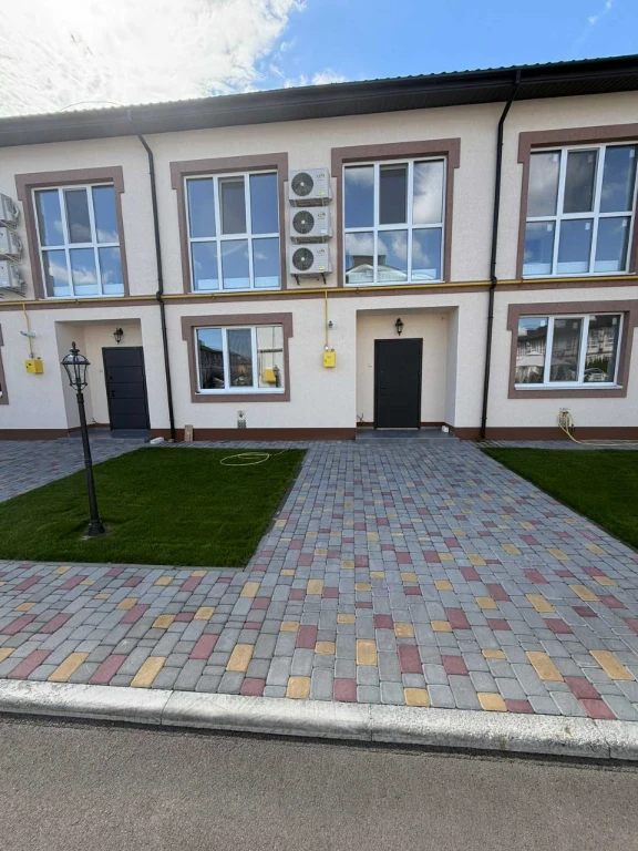Apartment for Sale | Townhouse with renovation | Gas