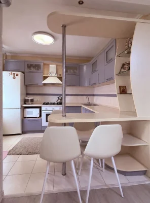 For Sale - 3-room apartment on Golovatogo Street