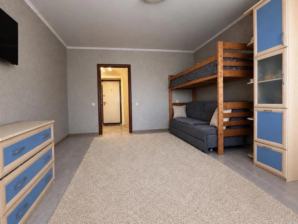 For Sale - 3-room apartment on Golovatogo Street