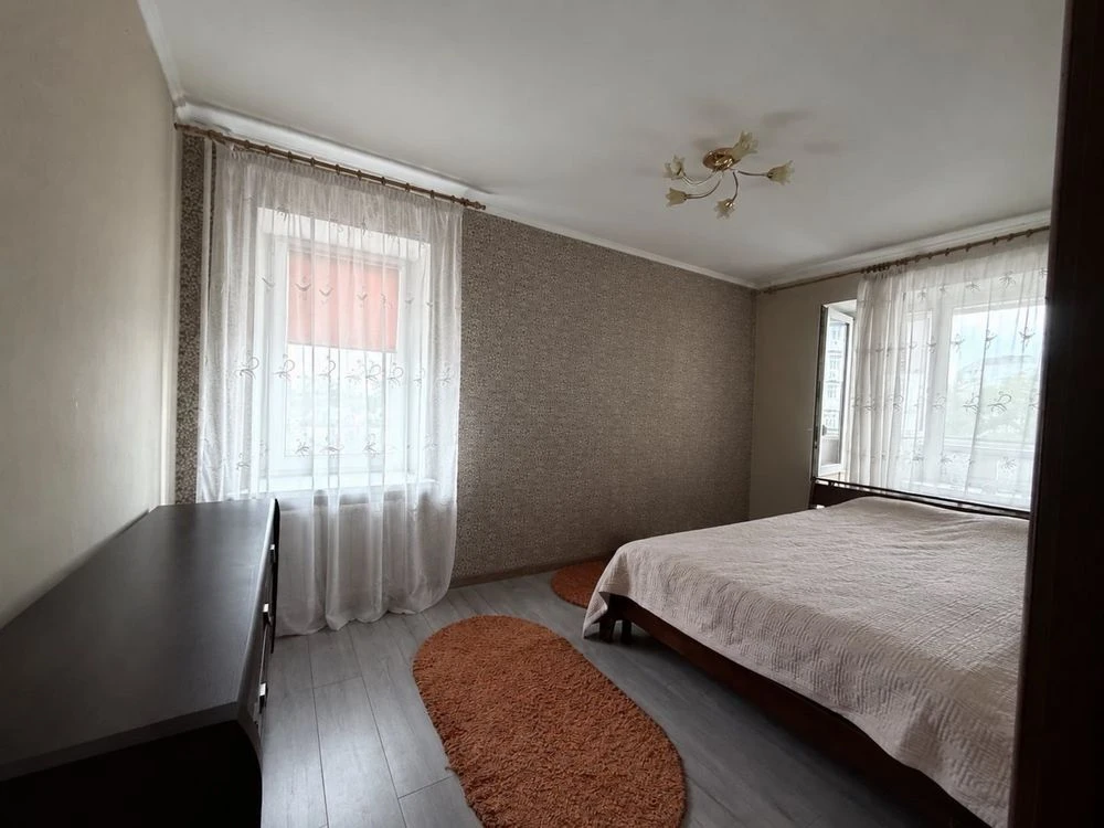 For Sale - 3-room apartment on Golovatogo Street