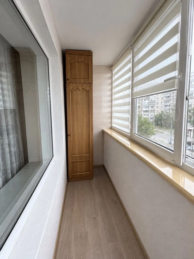 For Sale - 3-room apartment on Golovatogo Street