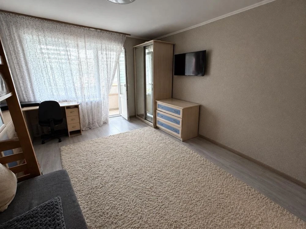 For Sale - 3-room apartment on Golovatogo Street