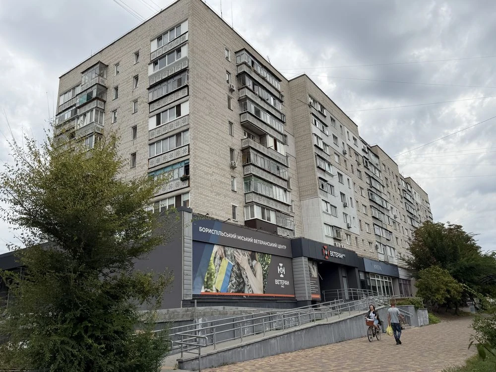 For Sale - 3-room apartment on Golovatogo Street