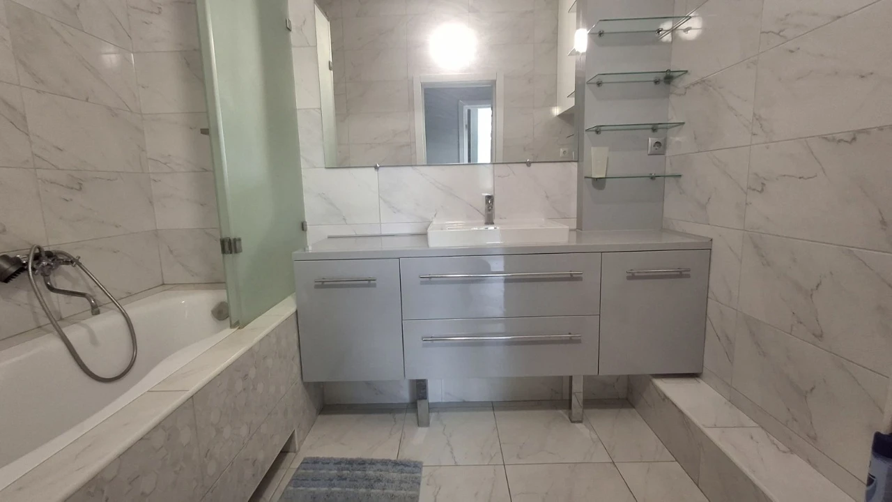 Продаж просторої 1к квартири (42.1 м²) в ЖК «Сонячний» в місті Бо