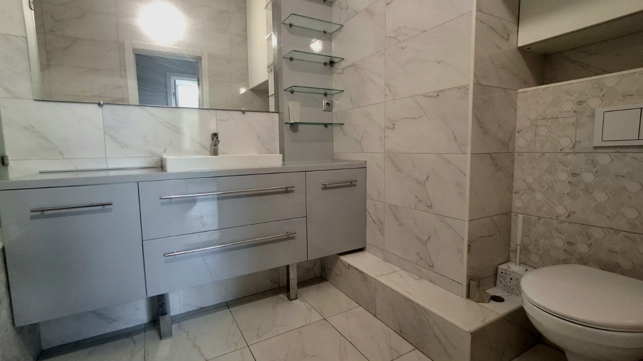 Продаж просторої 1к квартири (42.1 м²) в ЖК «Сонячний» в місті Бо
