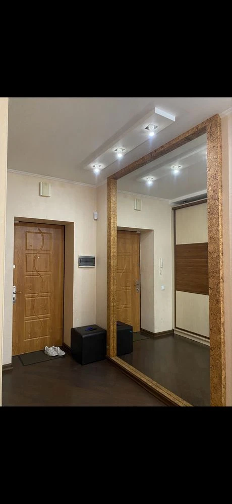 For sale: 3-room apartment. V. Batilina 2a. Borislav.
