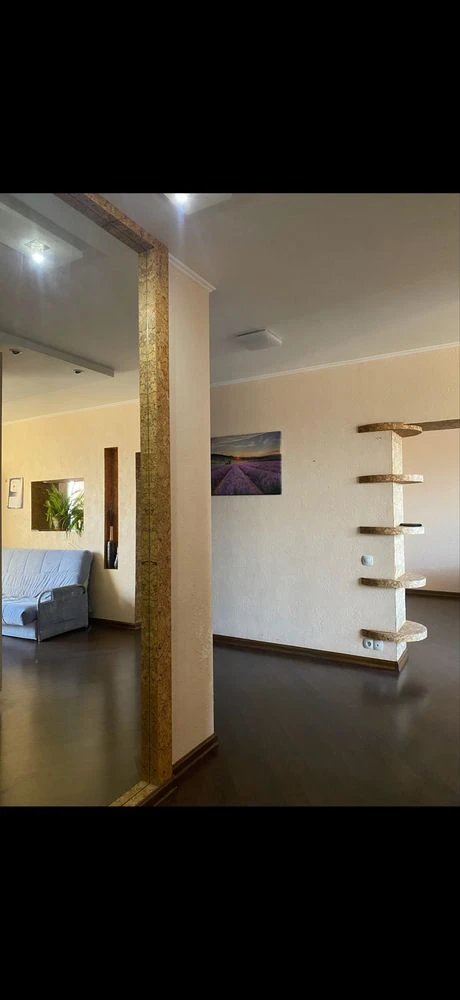 For sale: 3-room apartment. V. Batilina 2a. Borislav.