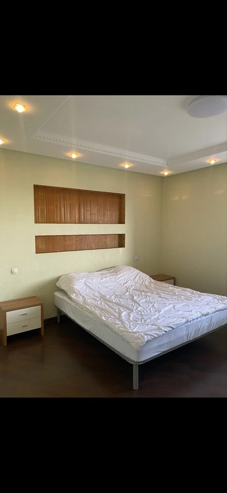 For sale: 3-room apartment. V. Batilina 2a. Borislav.