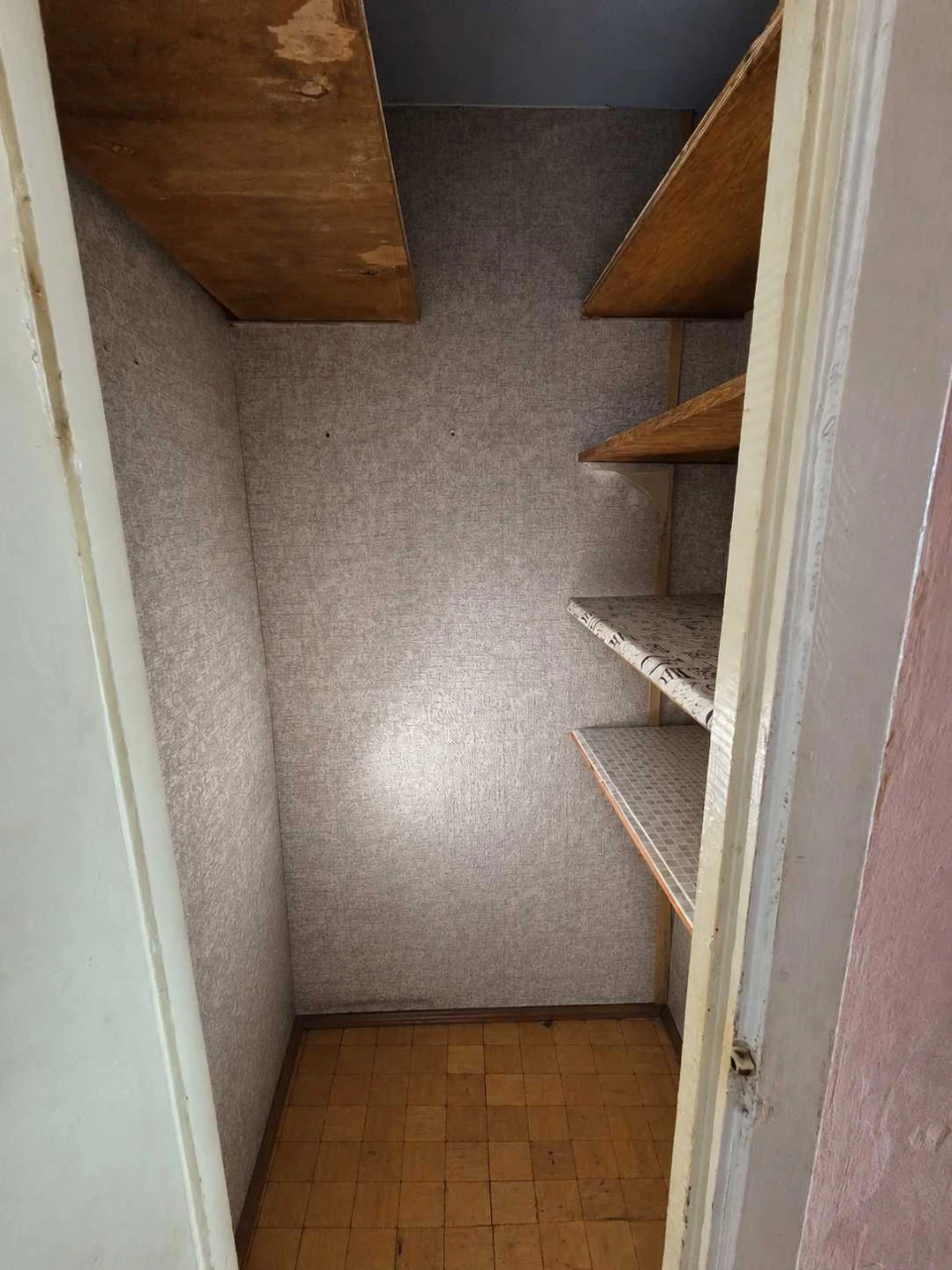 Продажа 3-комнатной квартиры, 2 этаж, документы, чеки