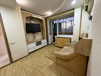 1 room apartment with furniture and appliances / 27 sq.m.