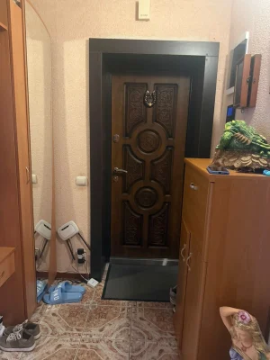 Продається 3-кімнатна квартира на вул. Лютнева