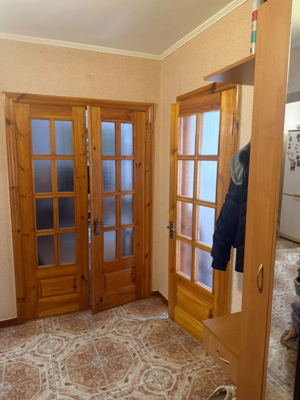Продається 3-кімнатна квартира на вул. Лютнева