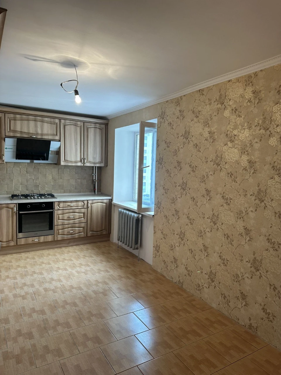 Продається 3-кімнатна квартира в Борисполі, ЖК "Уюткіно". Вулиця В. Йови