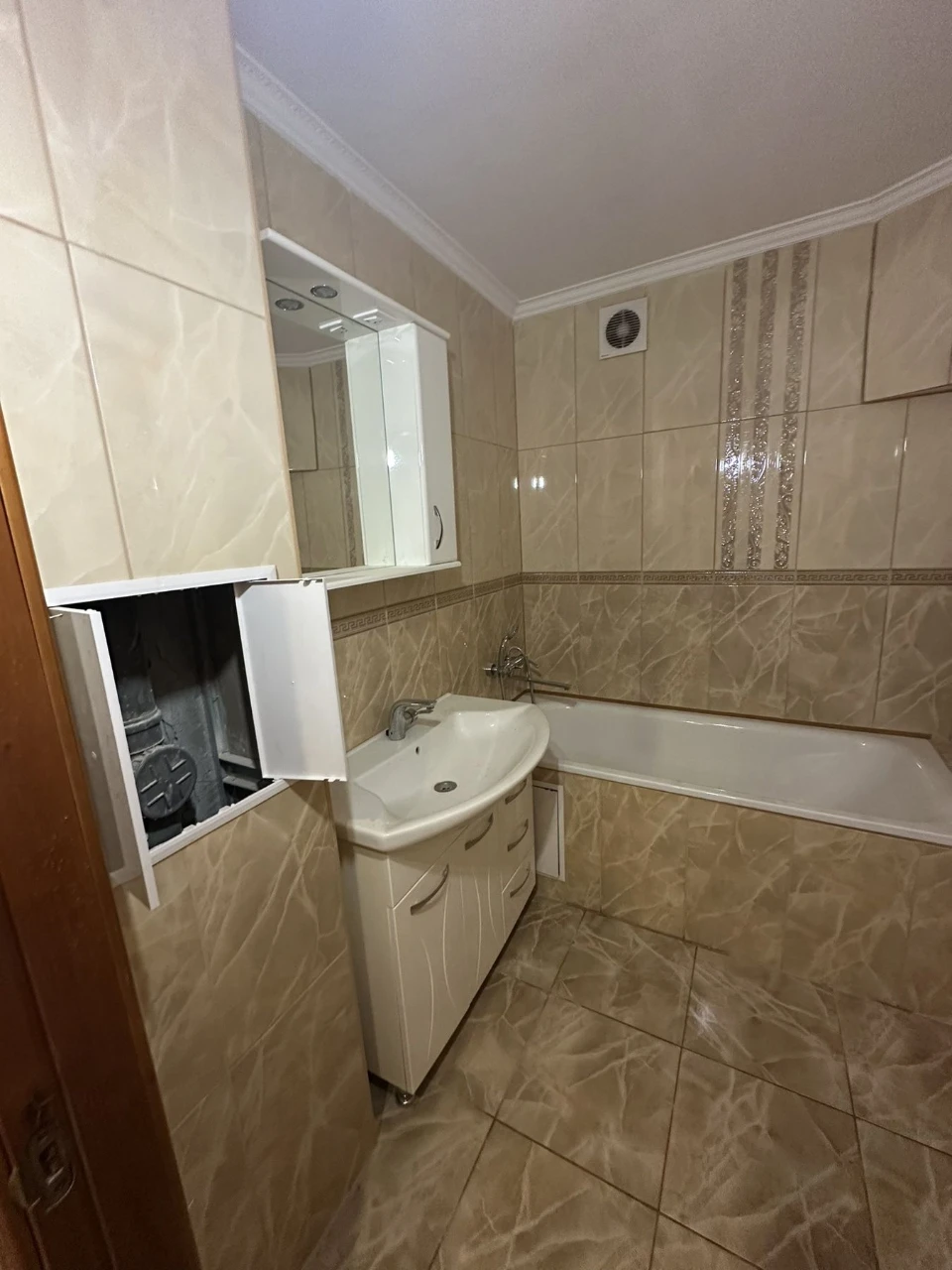 Продається 3-кімнатна квартира в Борисполі, ЖК "Уюткіно". Вулиця В. Йови
