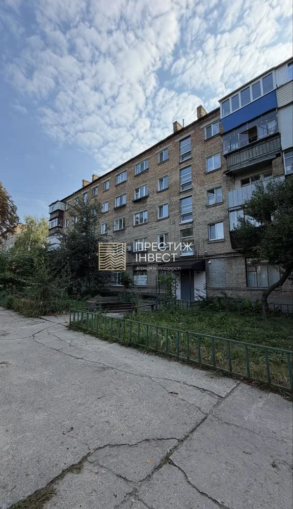 Продажа двухкомнатной квартиры с отдельными комнатами в начале города
