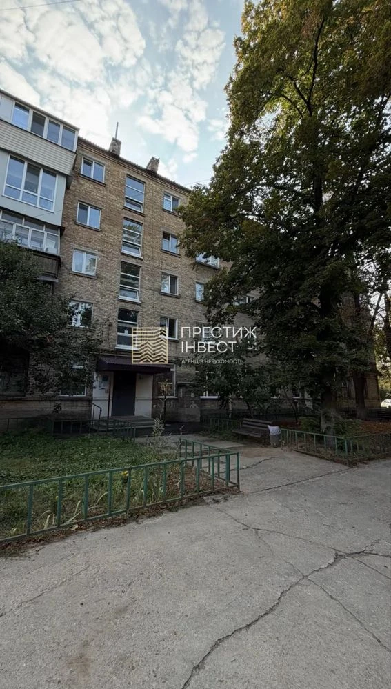 Продажа двухкомнатной квартиры с отдельными комнатами в начале города