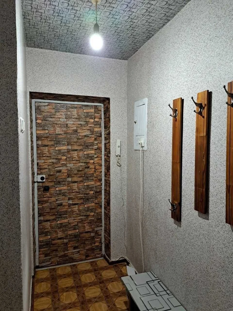 Продається 2-кімнатна квартира, житловий стан