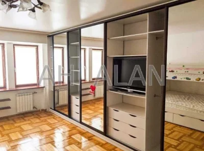 Без комісії Продаж трикімнатної квартири проспекті Івасюка 1