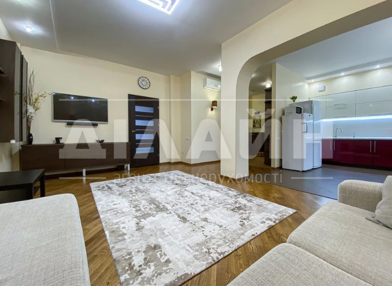 Urgent! 3-room apartment of 100m2 in Borodino residential complex