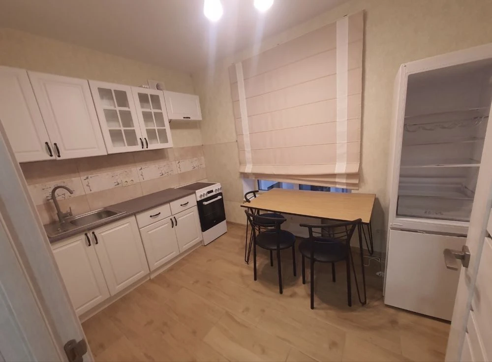 Продам 1 к кв  з Ремонтом! ЖК Скай Сіті , центр міста!