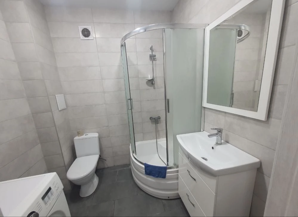 Продам 1 к кв  з Ремонтом! ЖК Скай Сіті , центр міста!