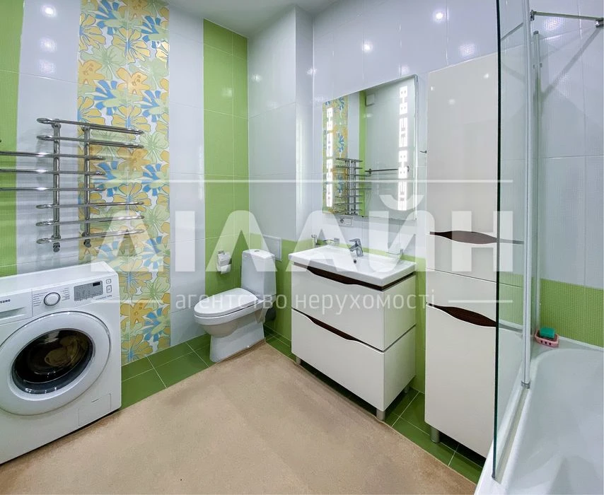 Urgent! 3-room apartment of 100m2 in Borodino residential complex