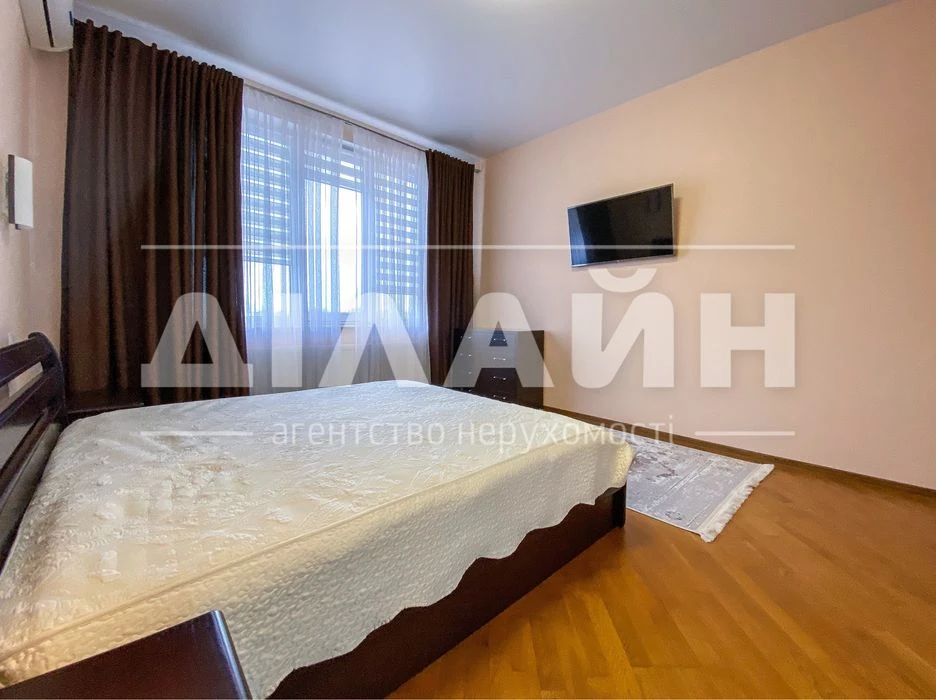 Urgent! 3-room apartment of 100m2 in Borodino residential complex